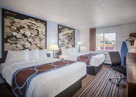 Super 8 by Wyndham Washington 3