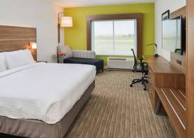 Holiday Inn Express & Suites CHADRON by IHG 3