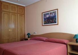 Apartamentos Turisticos Puerta de León 5