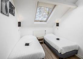 Restyled Bungalow With 2 Bathrooms, Near the Beach 4