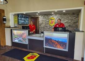 Super 8 by Wyndham Asheville/Biltmore 2