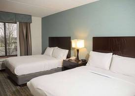 Wyndham Garden Erie 3