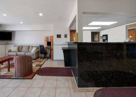 Super 8 by Wyndham College Station 2