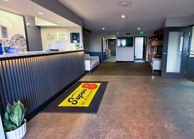 Super 8 by Wyndham Windsor 2
