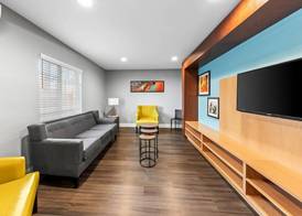 MainStay Suites Cincinnati Blue Ash 4