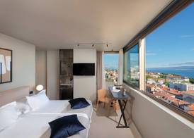 Royal Suites-Sky 5