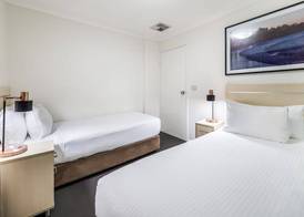 Oaks Sydney Goldsbrough Suites 4