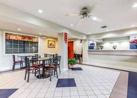 Econo Lodge Berea 2