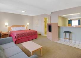 Tree Inn & Suites Albuquerque 3