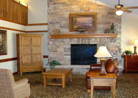 AmericInn by Wyndham Kewanee 4