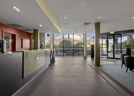 Copthorne Hotel and Apartments Queenstown Lakeview 2