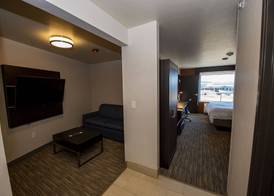 Holiday Inn Express & Suites - Colorado Springs AFA Northgate by IHG 5