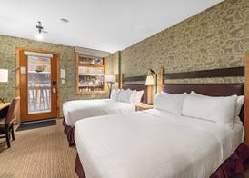 Fox Hotel and Suites 5