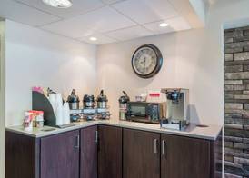 Red Roof Inn Laredo 4