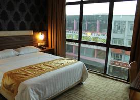 Clover Hotel 4