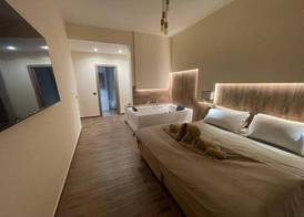 JSK Suite 4