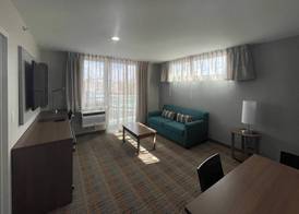 MainStay Suites Bronx - Belmont 4