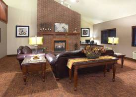 AmericInn by Wyndham New London 2