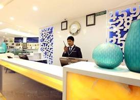 City Hotel & Suites 2
