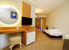 Blue Wave Suite Hotel 5