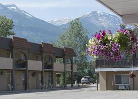 Maligne Lodge 3