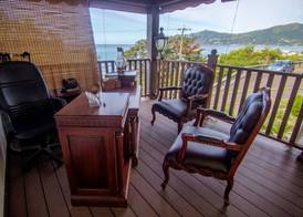Treasure Cove Hotel & Restaurant 2