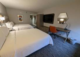 Holiday Inn Express INDIANAPOLIS AIRPORT by IHG 3