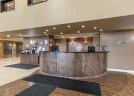 Best Western PLUS Fox Creek 3