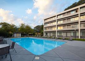 Best Western Plus University Inn 4