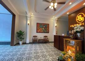 Jade Hotel 2