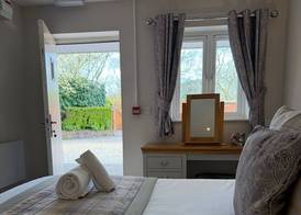 De Courceys Manor Suites & Cottages 5
