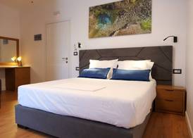 Hilltop Heaven Hotel 4