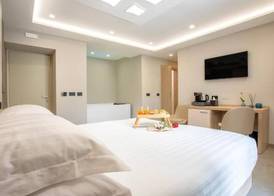 Mesbeglia Luxury Rooms 2