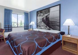 Super 8 by Wyndham Wisconsin Dells 5