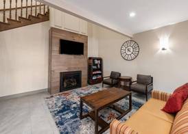 Country Inn & Suites by Radisson, Findlay, OH 2