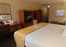 Days Inn by Wyndham Sidney OH 4