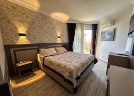 Monte Carlo Hotel 4