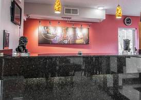 Econo Lodge Inn & Suites Memphis East 2
