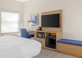 Best Western St. Louis Fairview Heights 4