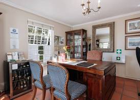 Maison Chablis Guest House 3