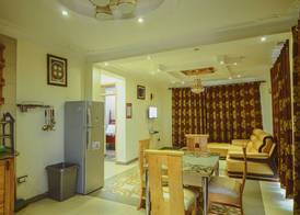 Evelyn Apartments 4