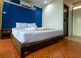 PorterHouse Beach Hotel 3