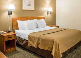 Econo Lodge Elkhart North 5