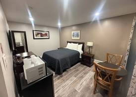 Nites Inn Motel 4
