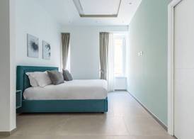 Maria's Bright Flats at the Cathedral by Wonderful Italy 4
