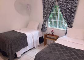 Hideaway Apartments Grenada 3