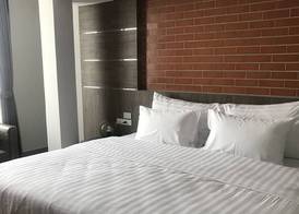 V20 Boutique Jacuzzi Hotel 4