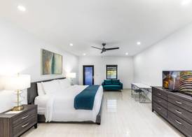 Seascape Grace Bay Hotel & Townhome Villas 4