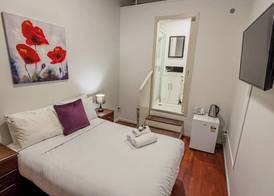 Aura Hotel 4