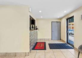 Econo Lodge Akron Copley Northwest 2